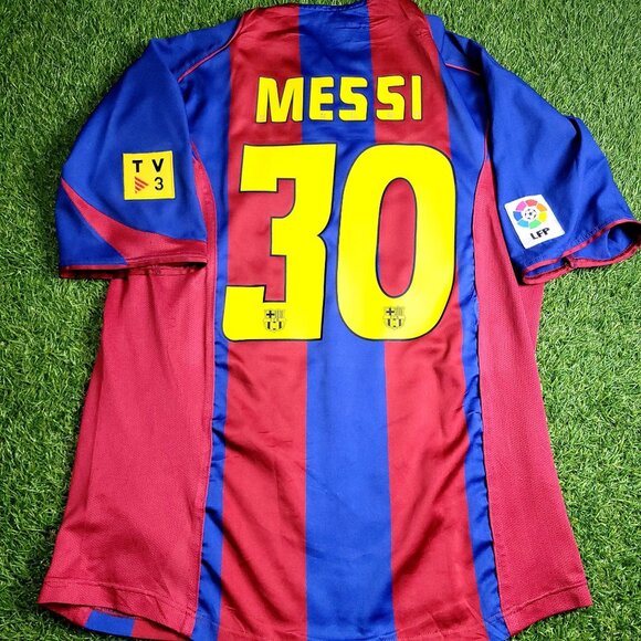 Messi Barcelona DEBUT SEASON 2004 2005 Home Soccer Jersey Shirt L SKU# 118861 - Picture 1 of 8